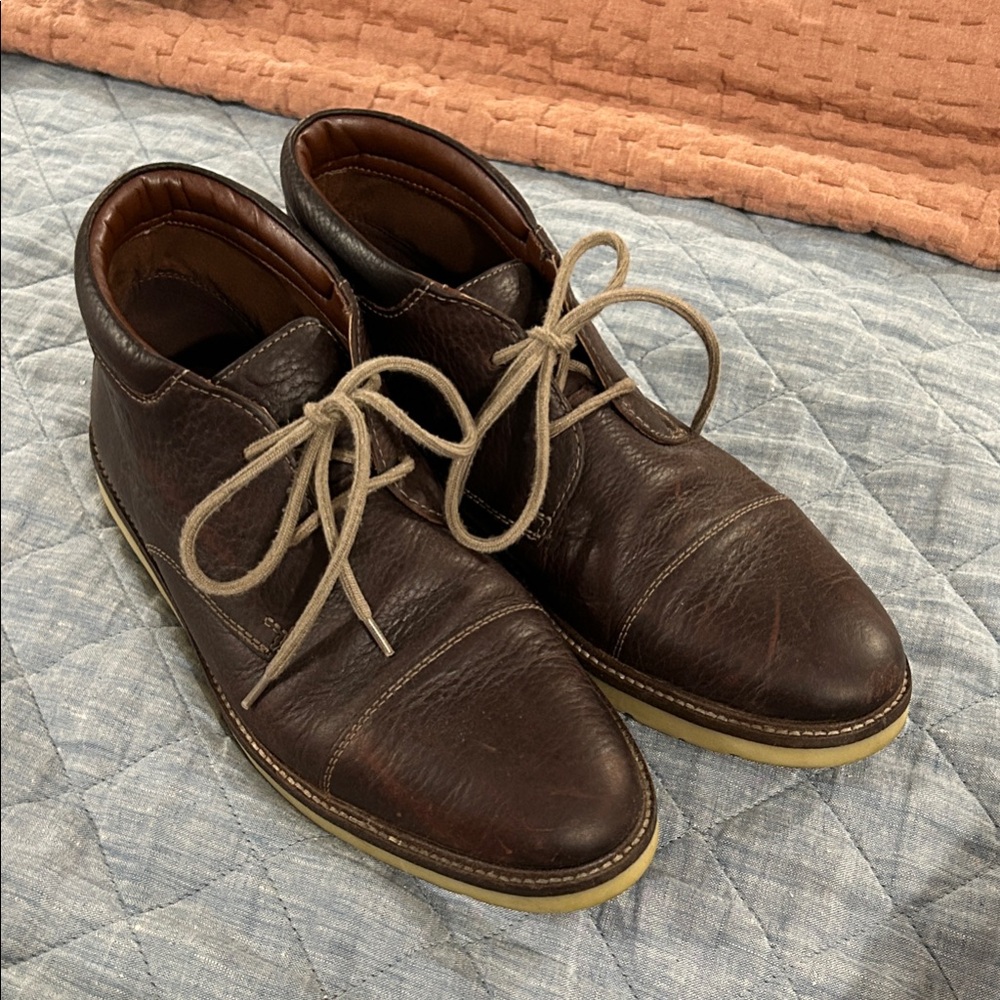 Clarks Rich Brown Chukka Boots